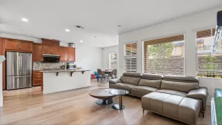 Photo #2: 260016064 Listing