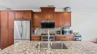 Photo #3: 260016064 Listing