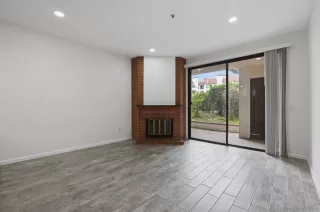 Photo #3: 260016069 Listing