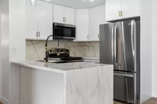 Photo #4: 260016074 Listing