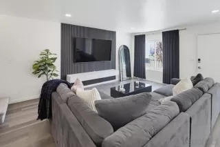 Photo #2: 260016080 Listing