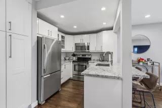 Photo #2: 260016085 Listing