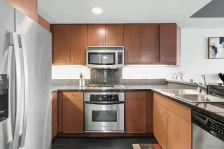 Photo #5: 260016109 Listing