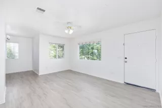 Photo #3: 260016113 Listing