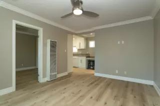 Photo #4: 260016135 Listing