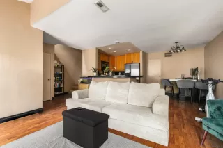 Photo #4: 260016147 Listing