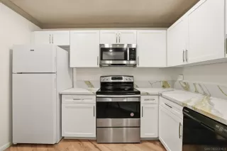 Photo #5: 260016166 Listing