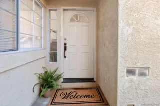 Photo #2: 260016197 Listing