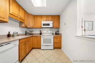 Photo #6: 260016218 Listing