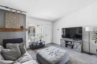 Photo #3: 260016239 Listing