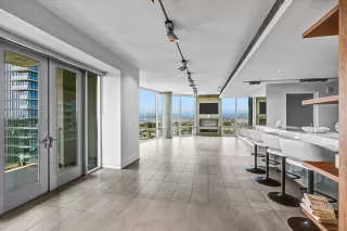 Photo #1: 260016255 Listing