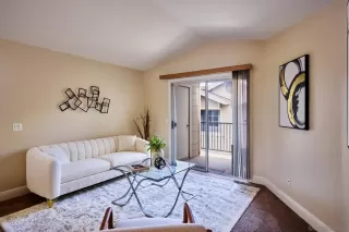Photo #2: 260016267 Listing