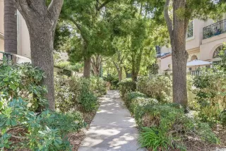 Photo #2: 260016269 Listing