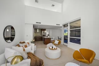 Photo #4: 260016383 Listing