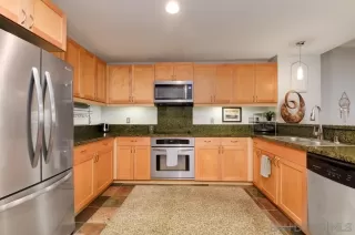 Photo #2: 260016397 Listing