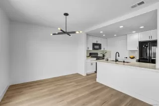 Photo #4: 260016402 Listing