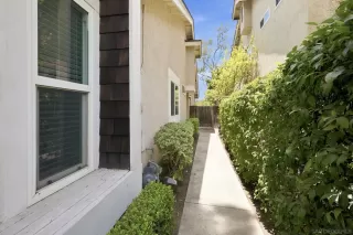 Photo #2: 260016403 Listing