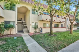 Photo #2: 260016412 Listing