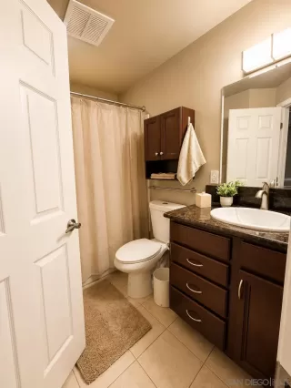 Photo #4: 260016427 Listing