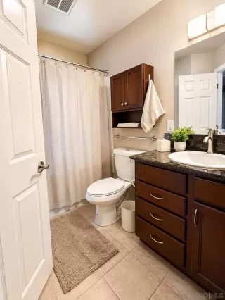 Photo #5: 260016427 Listing