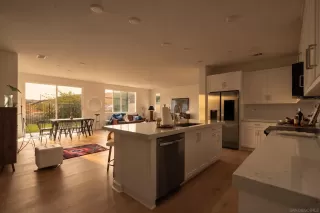 Photo #5: 260016458 Listing
