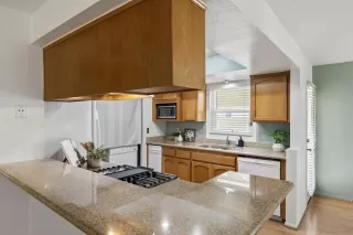 Photo #4: 260016472 Listing