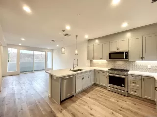 Photo #1: 260016506 Listing