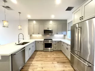 Photo #2: 260016506 Listing