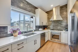 Photo #1: 260016512 Listing