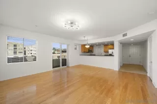 Photo #4: 260016518 Listing