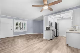 Photo #1: 260016567 Listing