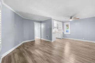 Photo #3: 260016567 Listing