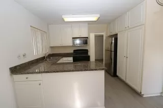 Photo #1: 260016592 Listing 