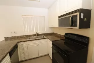 Photo #3: 260016592 Listing 