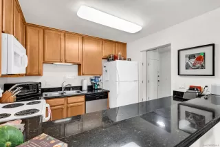 Photo #6: 260016606 Listing