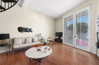 Photo #3: 260016645 Listing