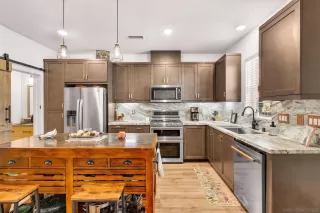 Photo #3: 260016722 Listing 