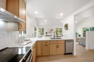 Photo #2: 260016723 Listing