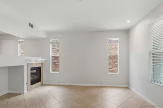 Photo #5: 260016801 Listing