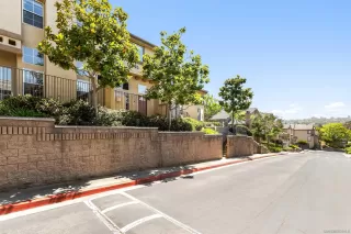 Photo #2: 260016811 Listing