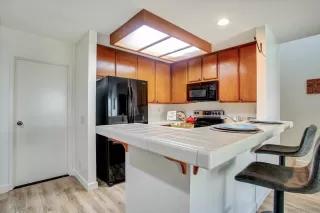 Photo #3: 260016820 Listing