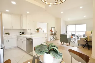 Photo #4: 260016858 Listing