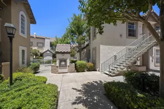 Photo #2: 260016861 Listing