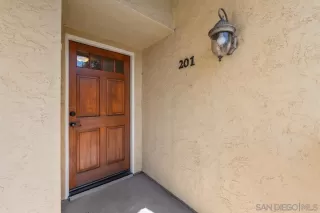 Photo #2: 260016873 Listing