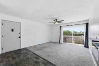 Photo #2: 260016880 Listing