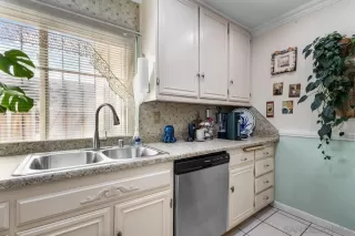 Photo #5: 260016881 Listing