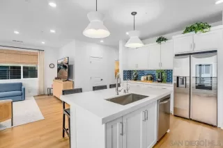 Photo #4: 260016905 Listing