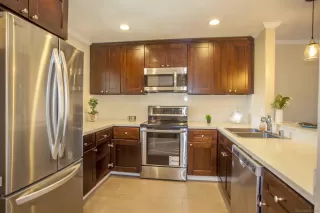 Photo #4: 260016940 Listing