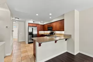 Photo #3: 260016976 Listing