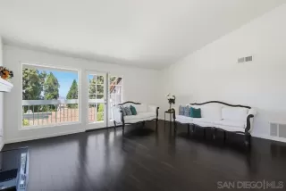 Photo #3: 260016978 Listing
